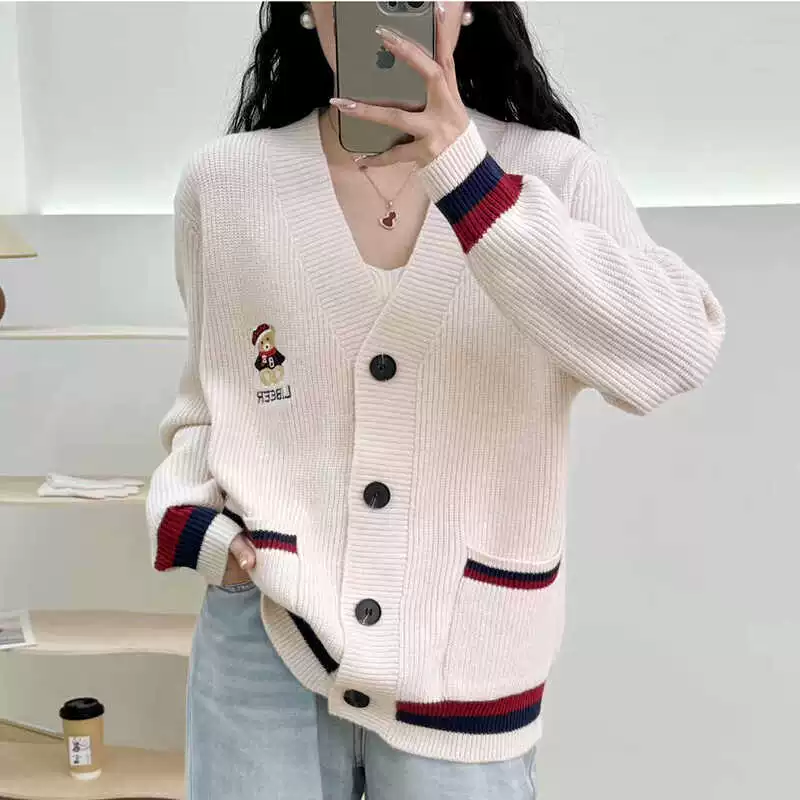 Ранняя осень носит 2024 новый свитер куртка мультяшный жаккард маленький ароматный темперамент повседневный дикий вязаный кардиган для женщин