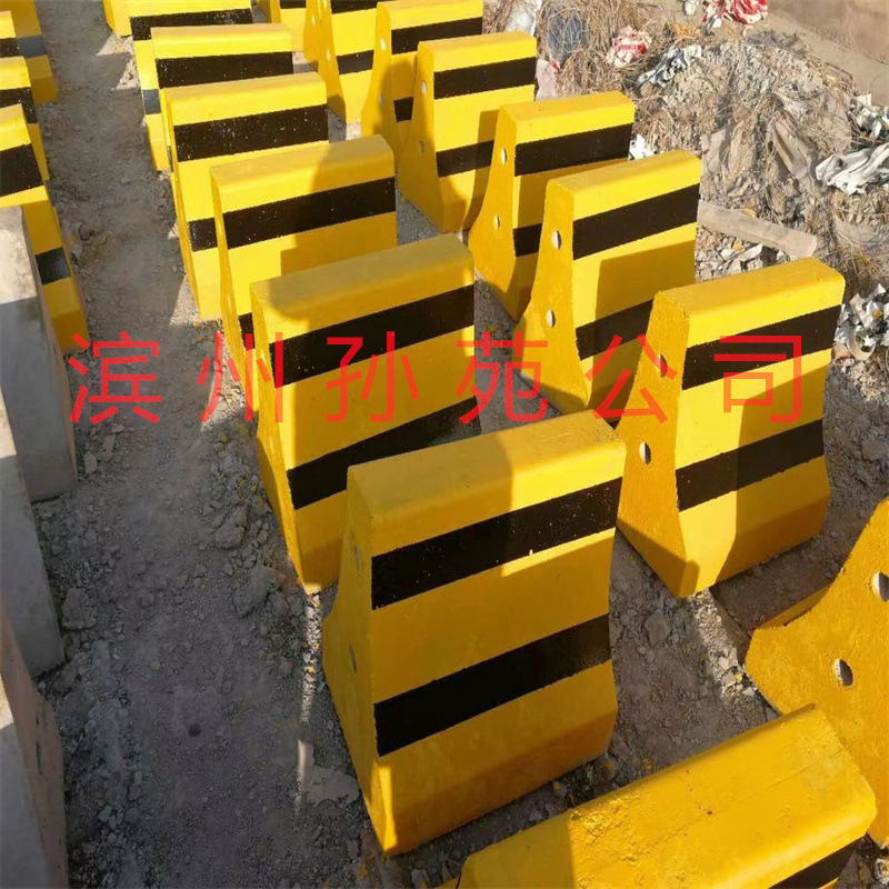 厂家供应 混凝土水泥隔离墩 防撞隔离分离墩 交通隔离墩