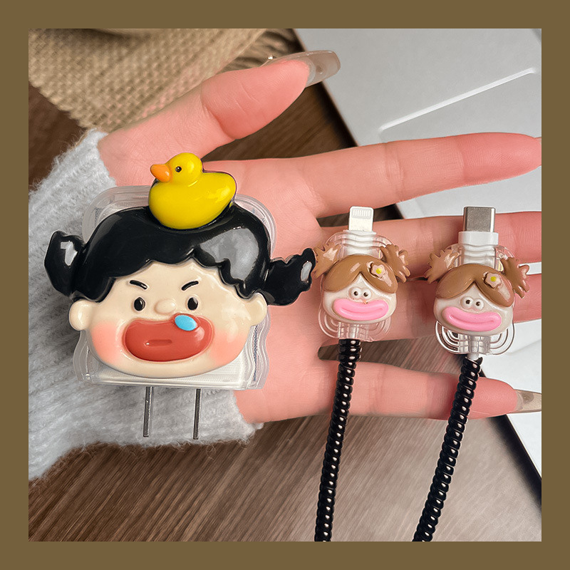 Funda protectora para cable de datos de Apple con diseño de niña de dibujos animados, enrollador de cable, adecuada para cabezal de carga de 20W, funda protectora para cable de carga image 4
