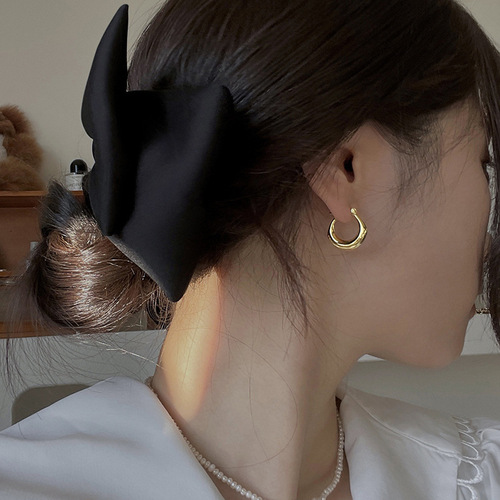 Hoop Earrings  New Trendy Internet Celebrity Oval Hoop Earrings French Retro Round Face Slimming Earrings Autumn and Winter