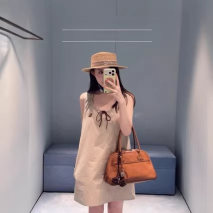2026 New Khaki Sleeveless Round Neck Drawstring Straight Dress Hooded Jacket Set