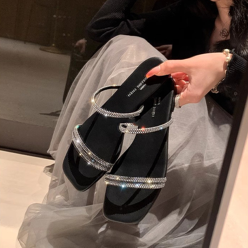 Brillante estrella de verano ~ nueva estrella plateada brillante cabeza cuadrada de diamante con zapatillas de fondo plano zapatillas de mujer frescas para usar