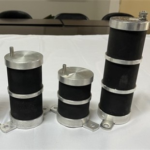 A harmonic eliminator is usually made of metal oxide materials with special properties.