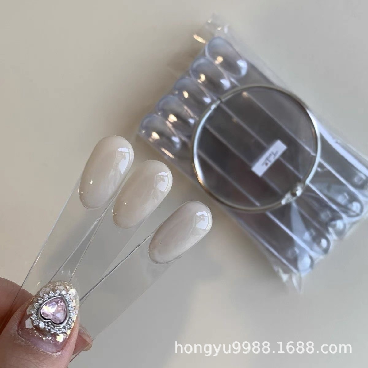 Cute short Japanese fake nails for manicure