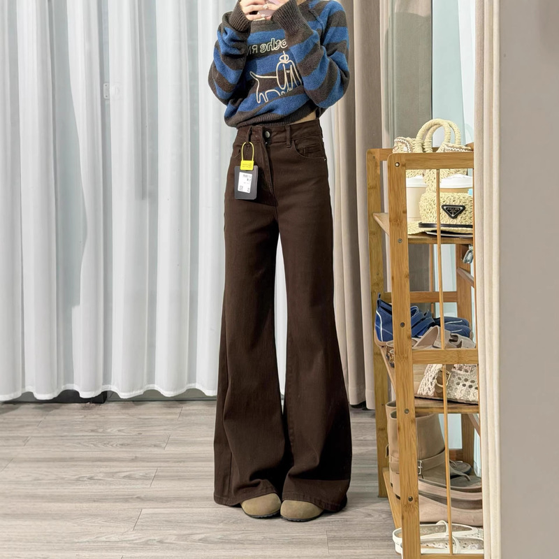 American-Style Coffee Brown Loose-Fitting, Non-Tight Leg-Hugging Flared Jeans for Women, Elastic High-Waisted, Slimming Floor-Length Wide-Leg Pants American-Style Coffee Brown Loose-Fitting, Non-Tight Leg-Hugging Flared Jeans for Women, Elastic High-Waisted, Slimming Floor-Length Wide-Leg Pants