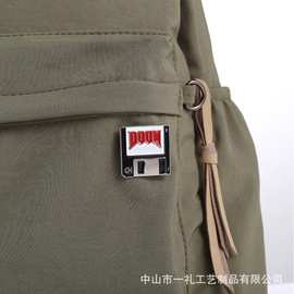 跨境新款影视毁灭战士周边暗黑风字母徽章背包外套潮酷胸针装饰品