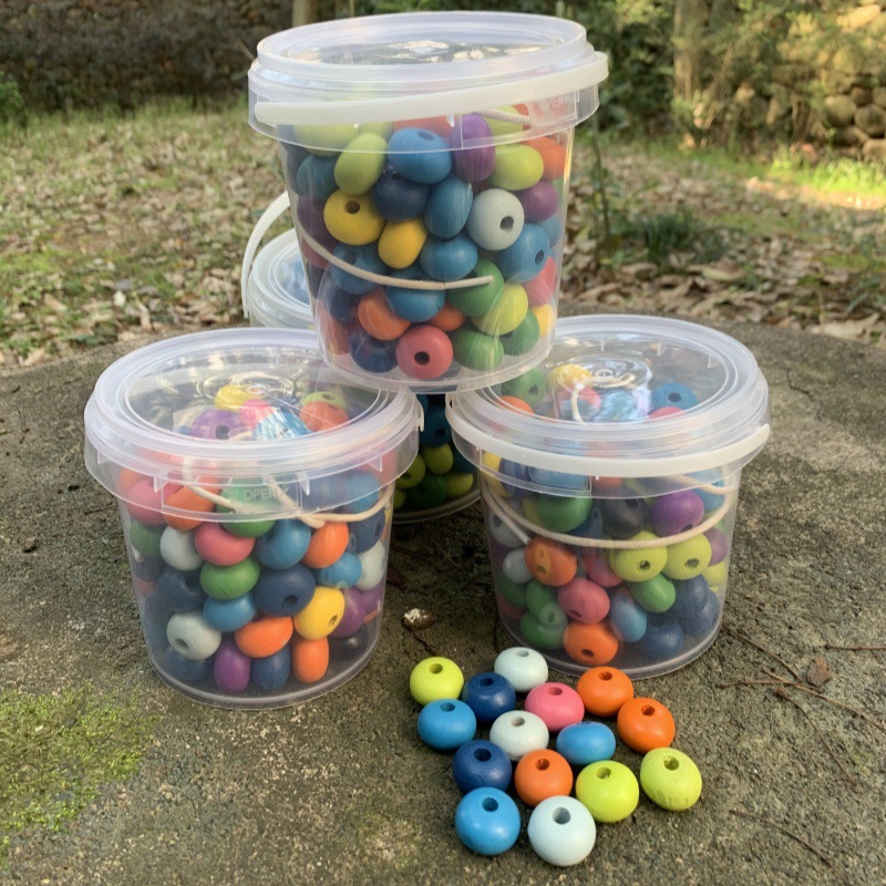 Wooden beaded toys for children, Montessori early education, bead threading, concentration training, hand-eye coordination, fun and varied for kindergarteners.