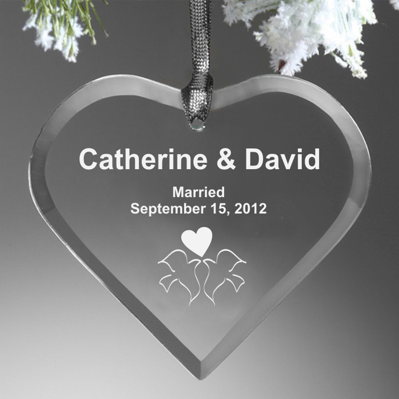 하트 모양의 크리스탈 펜던트