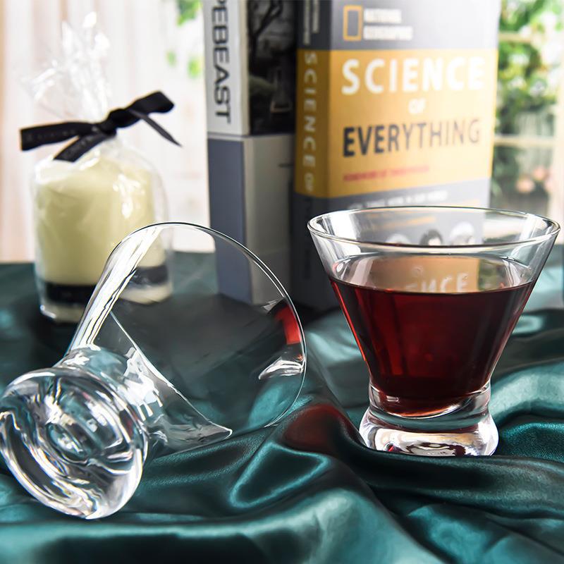 Transparent cocktail glass for ice cream for commercial use