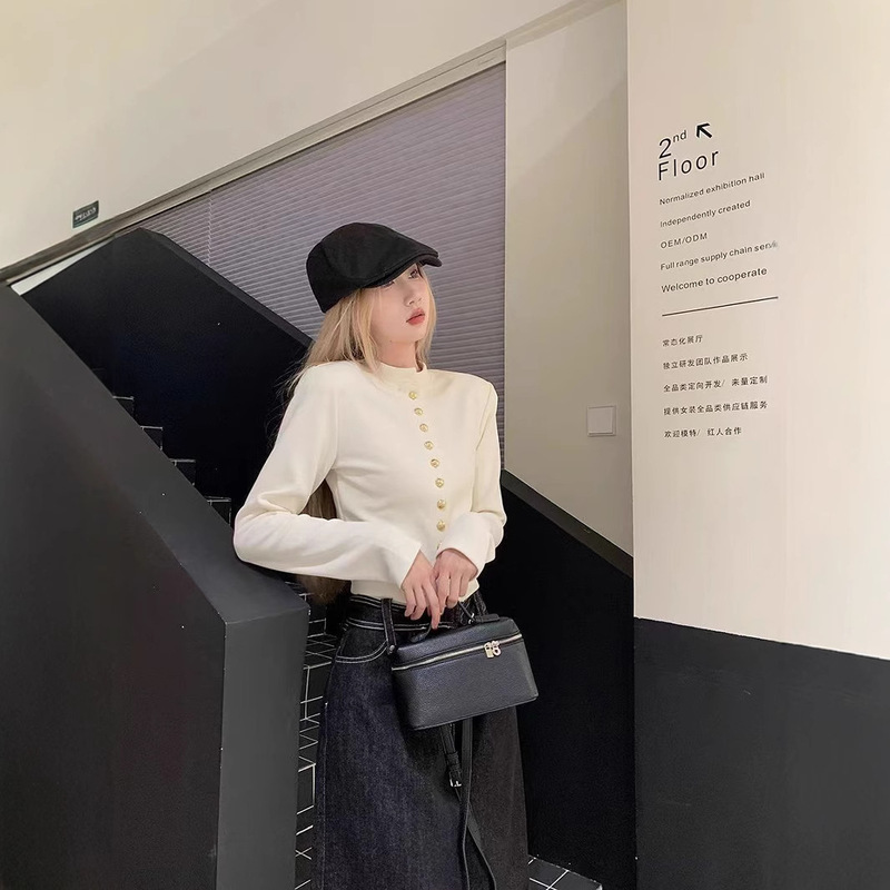 Black Metal Buckle Profile Top Cardigan Women's Autumn and Winter High-end Slim-fit Elegant Short Inner Base Shirt Top