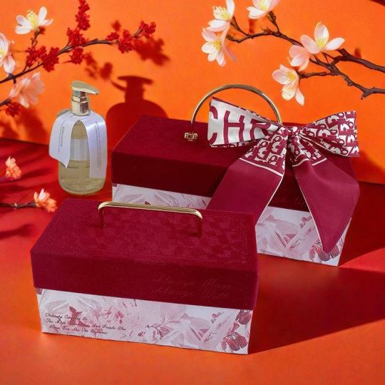 Wedding Engagement Velvet Metal Portable Accompanying Gift Box for Bridesmaids Candy Empty Box Business Guest Return Gift Box