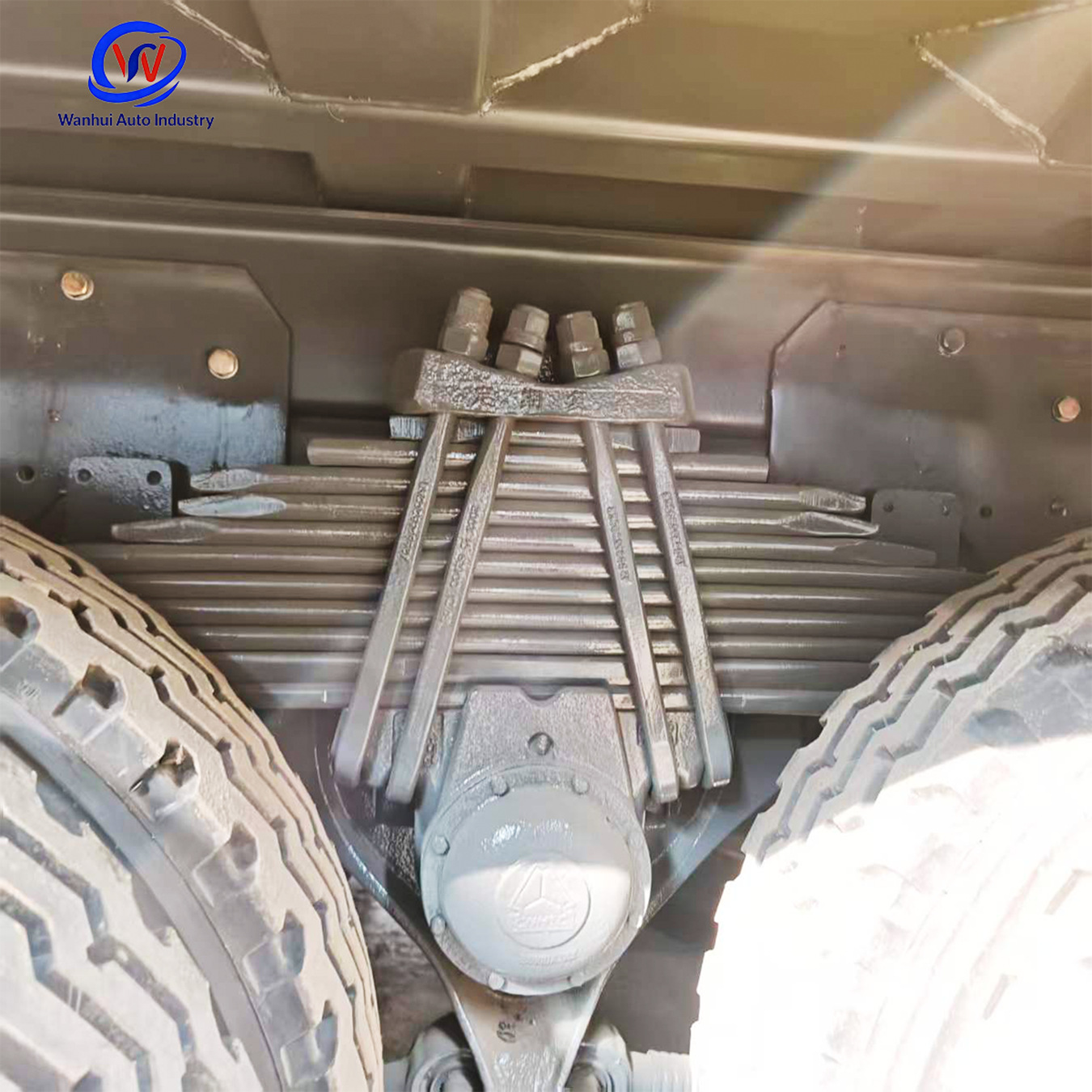 Howo 8×4 heavy-duty dump truck, 400 horsepower, specialized for mining and infrastructure, 90% new, engineering dump truck