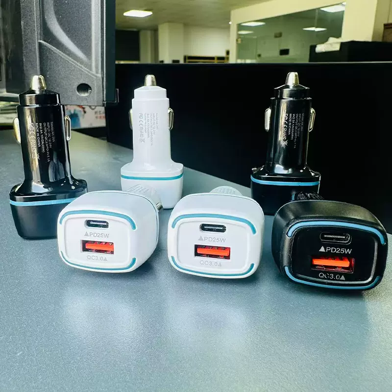 笑脸车载充电器15W充电A+C手机type-c点烟器一拖二热销车充快充