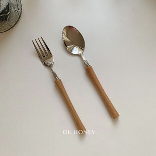 ľ����ʽ�u��ľ�����������l��yʽ���Ͳ;����bС�U�����P�ľ��