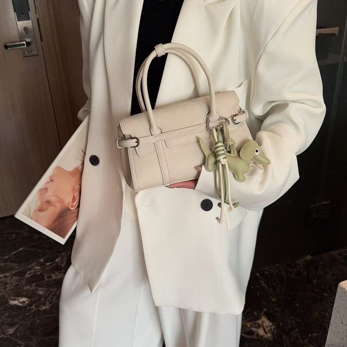 French Style Niche Boston Handbag, Elegant And Compact Pillow Bag, Casual Commuter Crossbody Bag For Women - Thumbnail 5