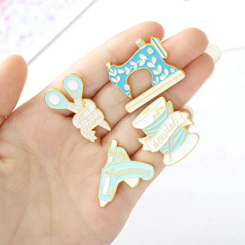 Cartoon Style Geometric Alloy Enamel Unisex Brooches display picture 2