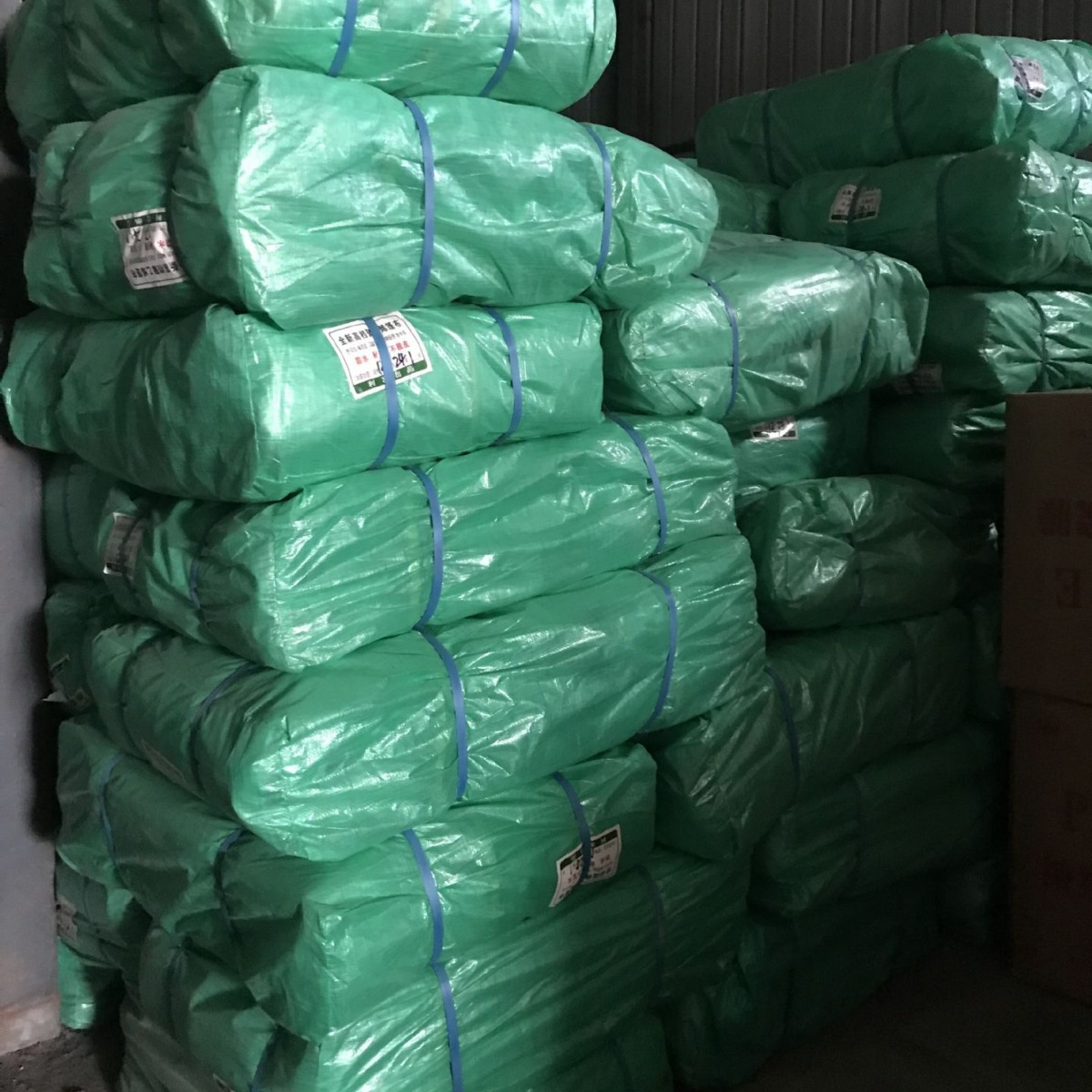 新疆批发各种聚乙烯防雨篷布南韩篷布彩条布水晶绿篷布金包银篷布