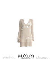 MoXiuYi【现货】法式深U领镂空针织连衣裙女夏季慵懒宽松显瘦裙子
