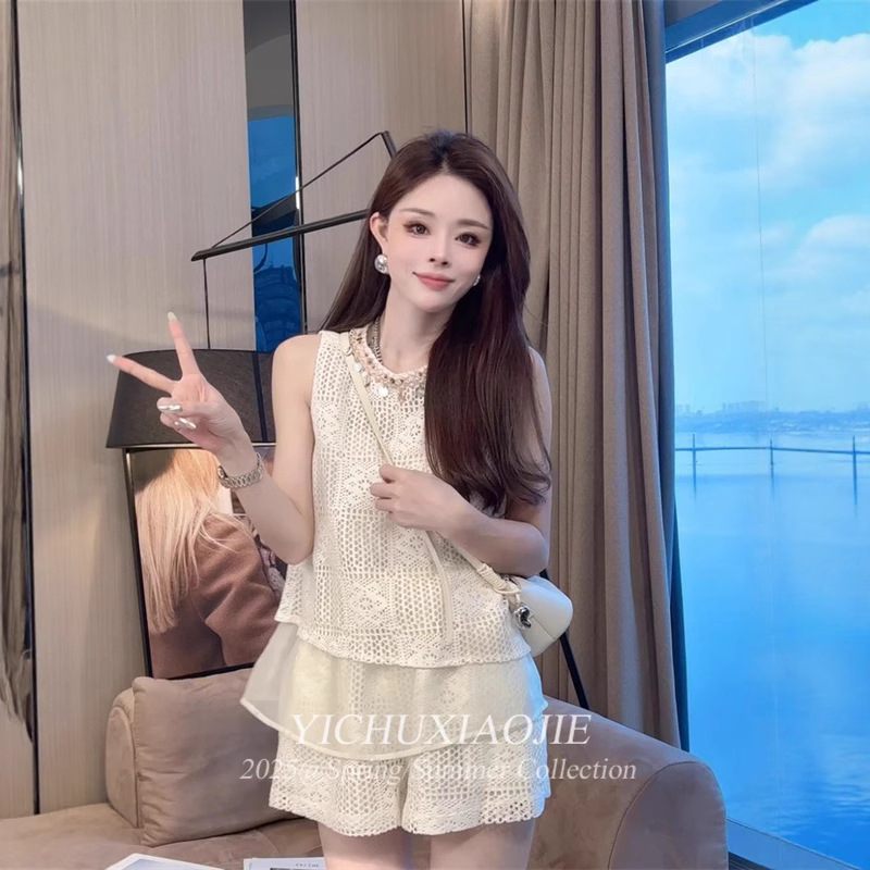 Summer elegant universal design lace T-shirt for leisure with a…