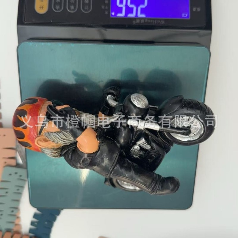 面白いオートバイ中指ノーム面白いオートバイ中指ノーム装飾品|undefined