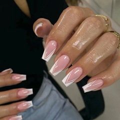 Ballet-style medium-length pure desire white triangle French manicure, simple and sweet false nail set with wearable tips