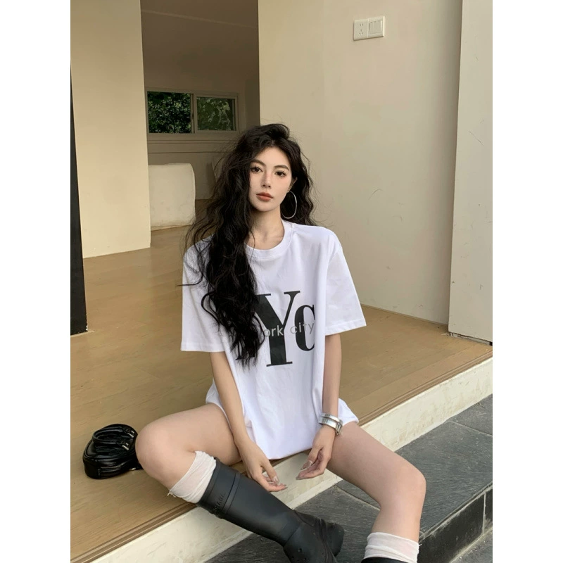 Реальный снимок, реальная цена, летняя новая горячая футболка в стиле девушки с буквенным принтом, свободная широкая версия, футболка средней длины с короткими рукавами, модный топ