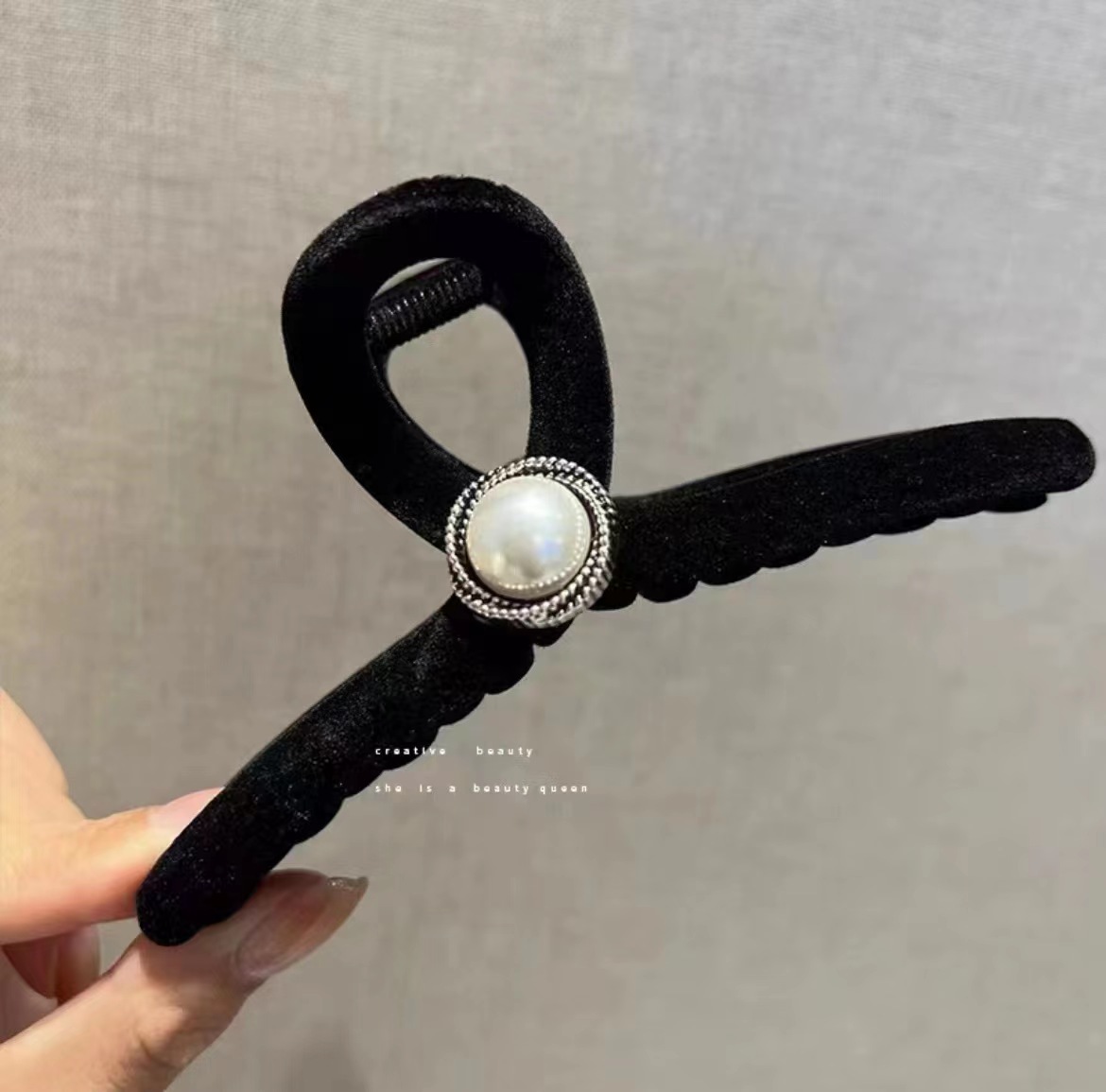ブラック植毛パールクロス13cm