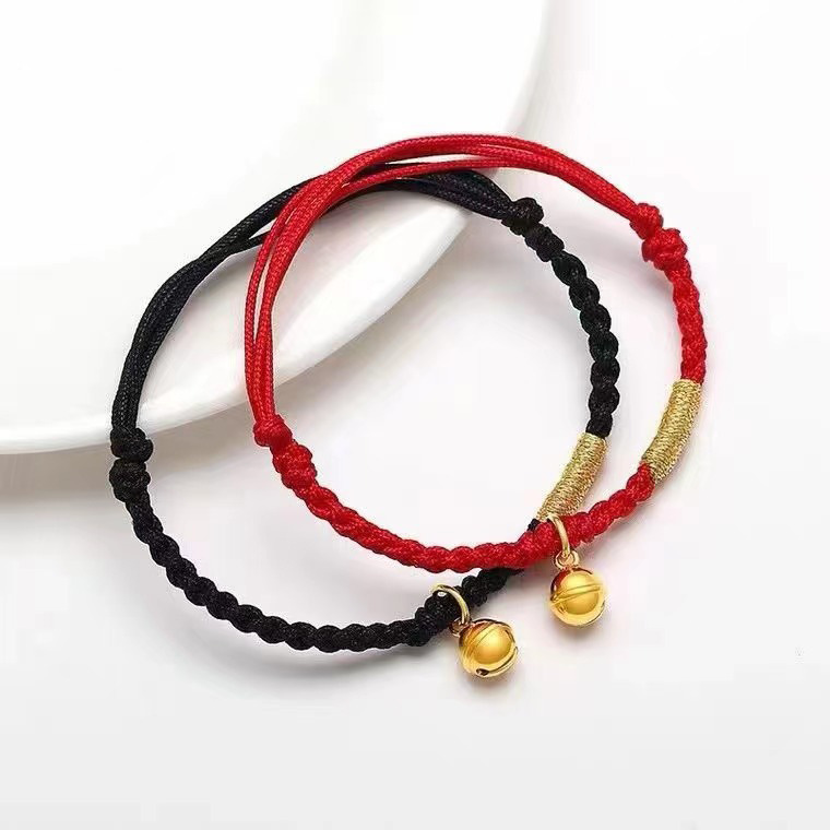 빨간 밧줄이있는 작은 벨