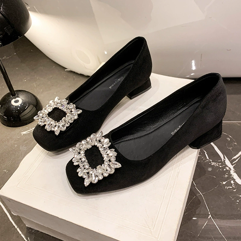 Плоские туфли кожаные туфли маленькие ароматные женские туфли весной и осенью дикие серебряные квадратные пряжки стразы темпераментные одиночные туфли