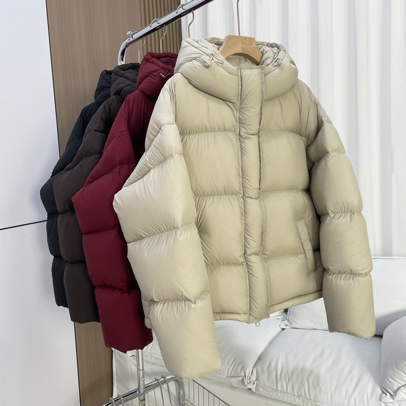 平湖羽绒服女短款2025新款连帽小个子白鸭绒面包服品牌女装批发|undefined