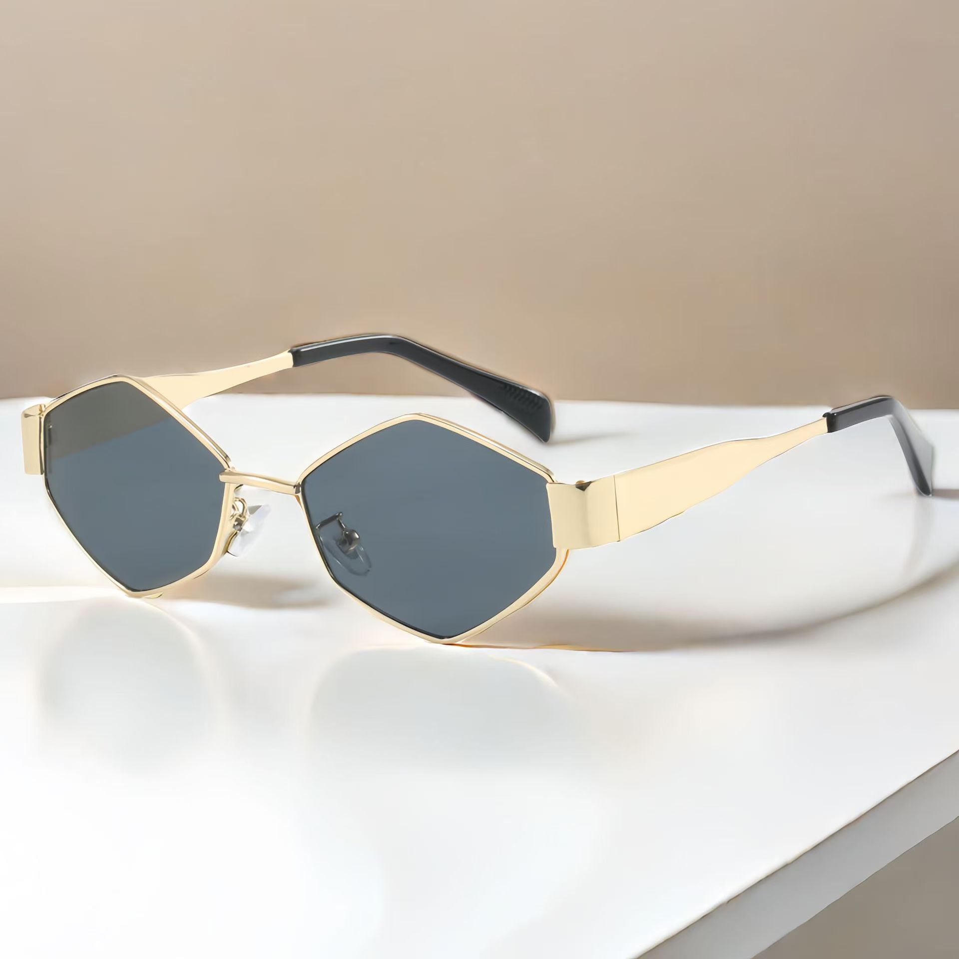 Gafas de sol redondas europeas y americanas para mujer, estilo urbano, novedad 2026, gafas de sol metálicas de moda, gafas de sol a la última. image 18
