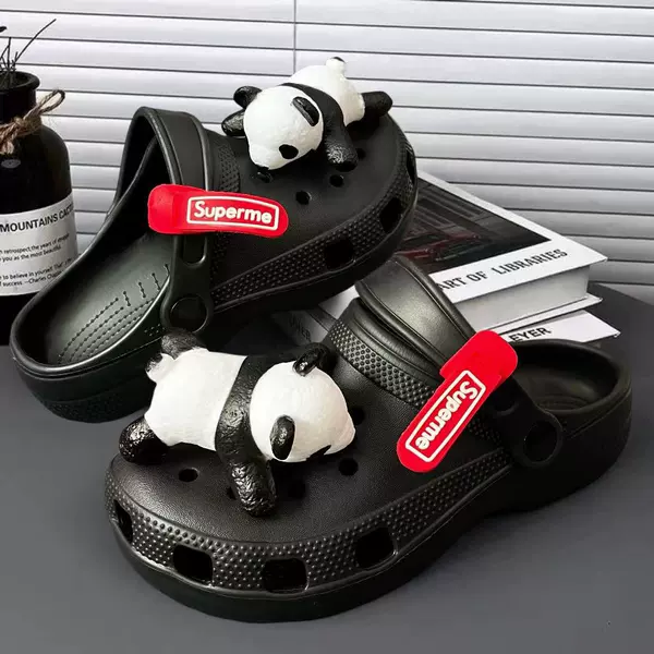 Black three -dimensional panda+red belt