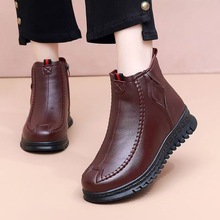 妈妈棉靴2025冬季新款韩版平底复古休闲舒适鞋子中老年加绒马丁靴