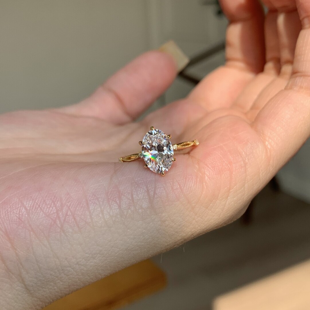 Xiaohongshu's new lace pigeon egg ring is a high-end accessory with a niche design, versatile and unique
