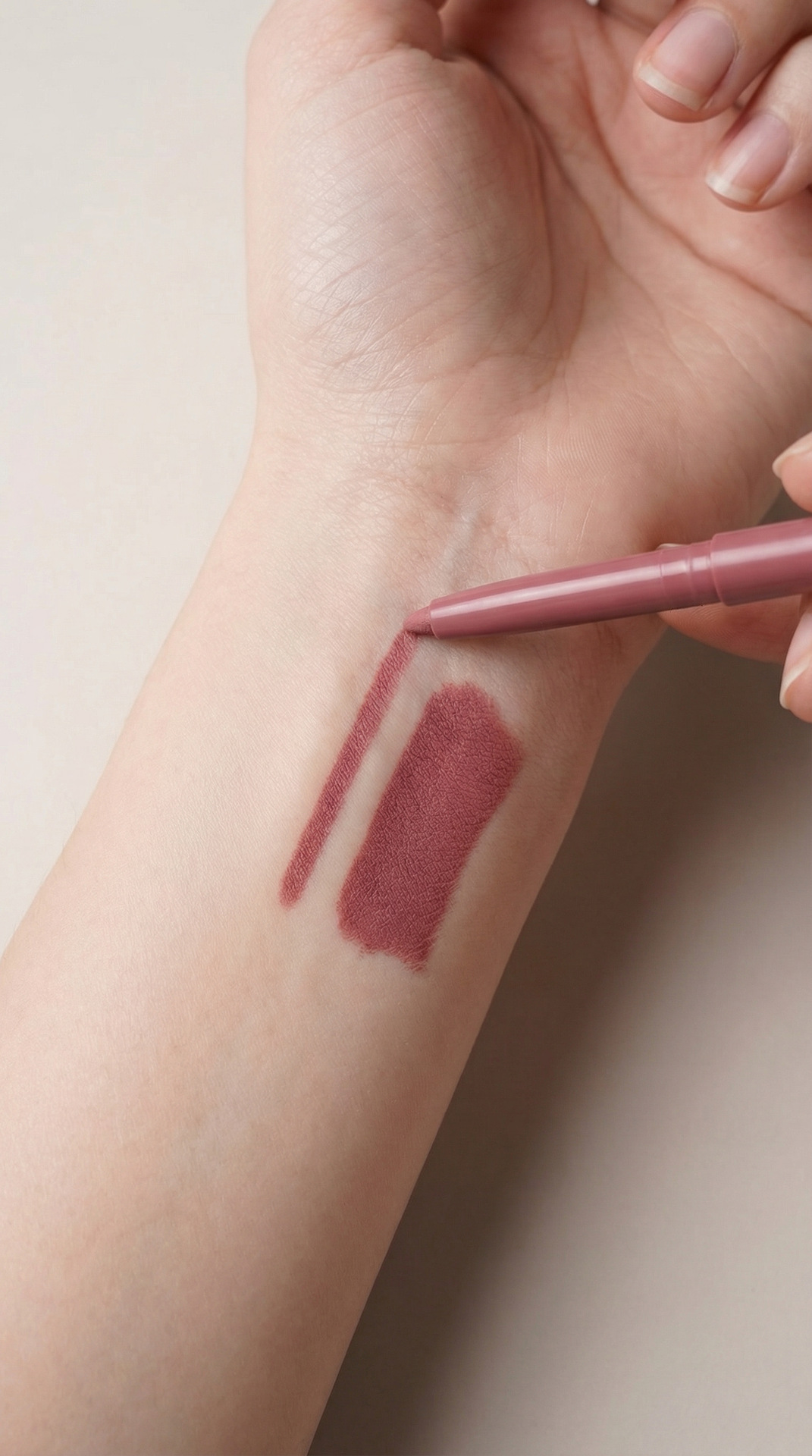 Set de pintalabios velvet matte y perfilador de labios estilo_voghion.com