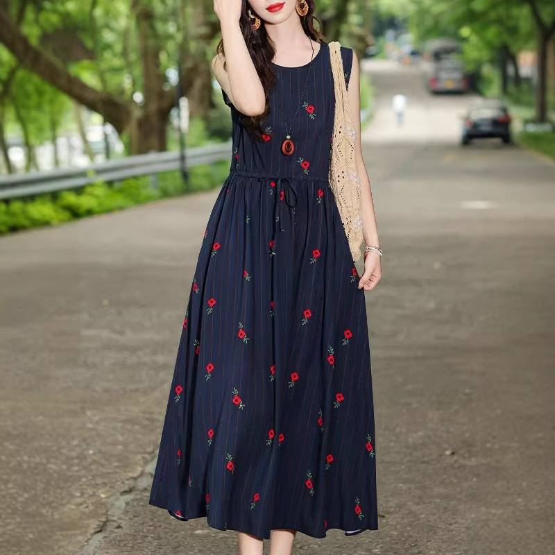 New Summer Thin Loose-Fitting Plus-Size Cotton Dress for Moms, Floral Waist-Cinching Stylish Rayon Dress New Summer Thin Loose-Fitting Plus-Size Cotton Dress for Moms, Floral Waist-Cinching Stylish Rayon Dress