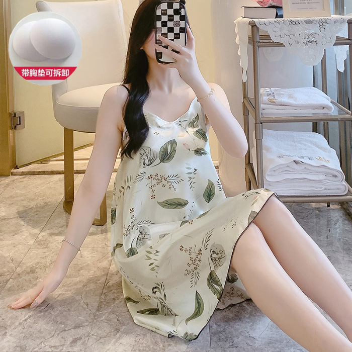 Una variedad de pijamas de verano giratorio cojín de pecho de seda simulada vestido de cinturón sexy pijamas de flores y hierbas dibujos animados ropa para el hogar