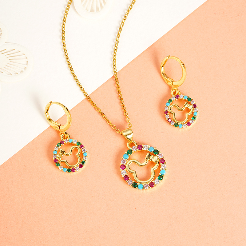 Collar de oro de arena antigua, anillo de diamantes de colores, pendientes de Mickey Mouse, sentido del diseño pequeño, fuente de joyería que no se desvanece durante mucho tiempo