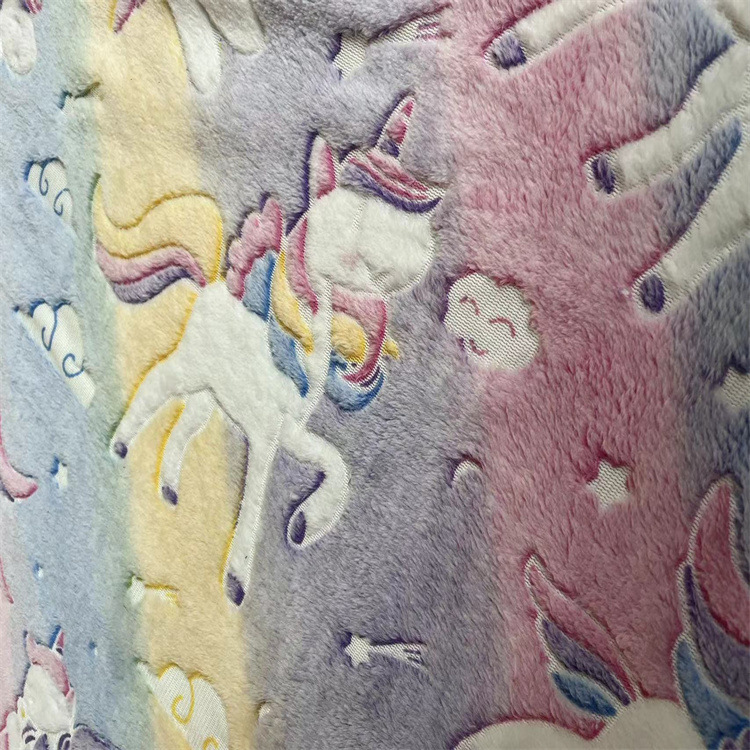 厂家供应法兰绒剪花 卡通图案睡衣毛毯家居服法兰绒家纺面料