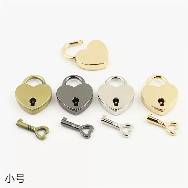 Small heart-shaped lock accessory in light gold and silver color, hardware for decoration, wedding padlock, bag hanging concentric lock