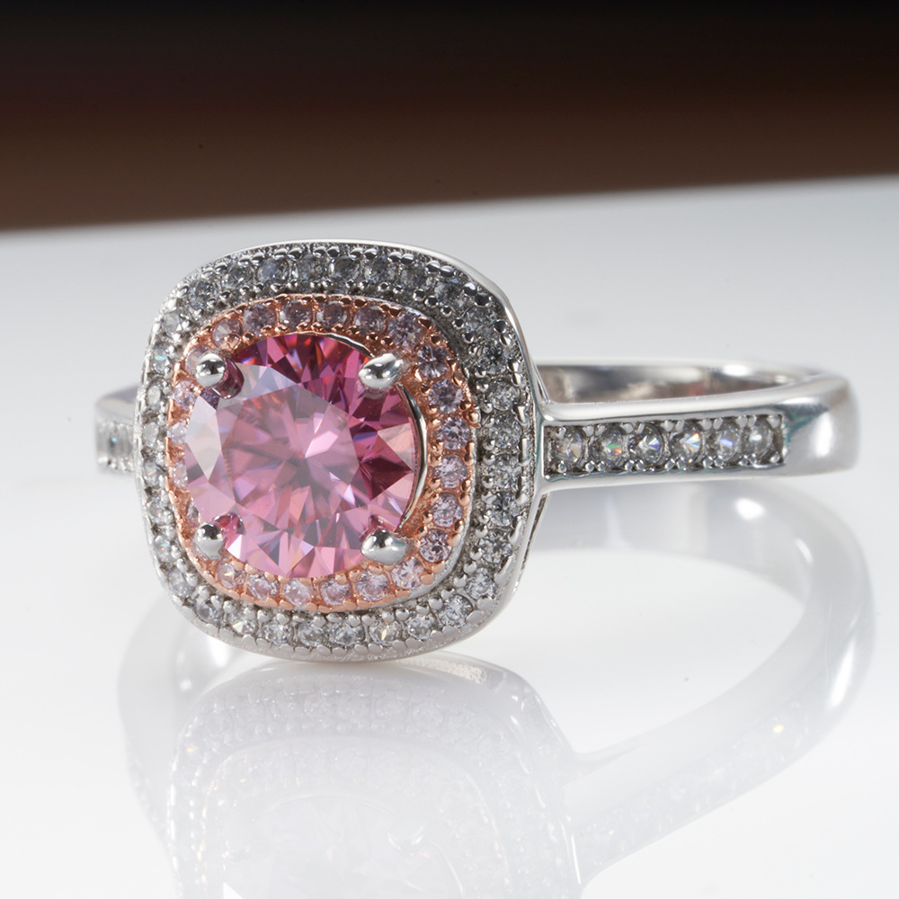 Un anillo de plata de 925 anillo de mujer chapado en platino PT950 1 quilates anillo de piedra de moissanita anillo de moda