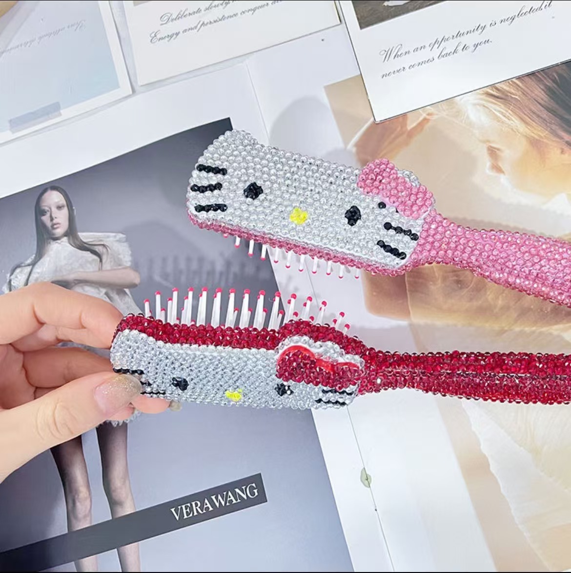 Hellokitty peine hecho a mano de diamantes completos bricolaje peine de maquillaje portátil pequeño para regalos de novia creatividad de San Valentín