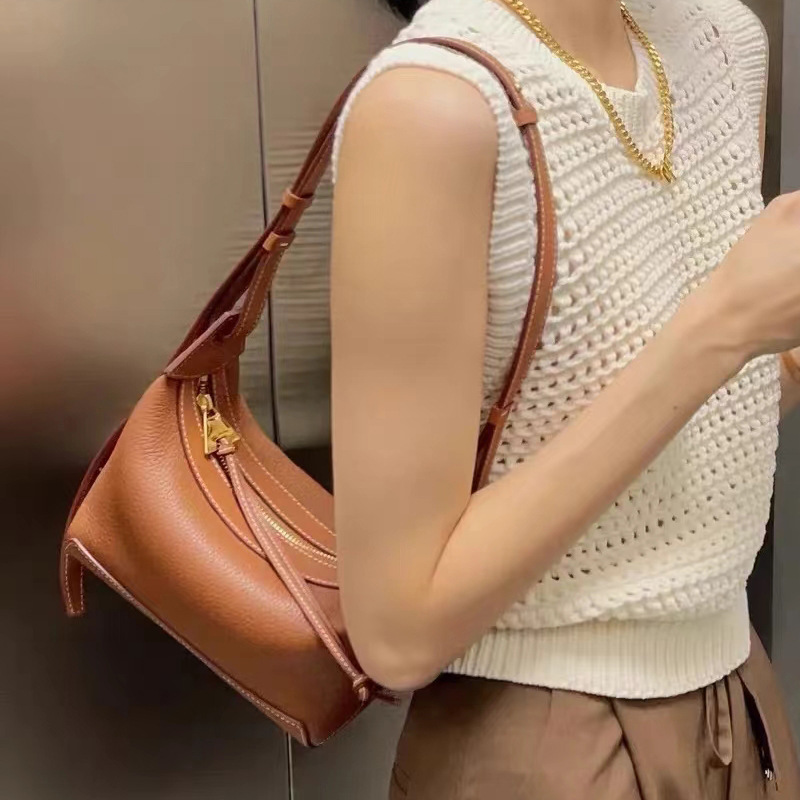 High-End Texture Niche Kite Lunchbox Bag for Women 2026 New Summer Vintage Single Shoulder Crossbody Baguette Underarm Bag for Women