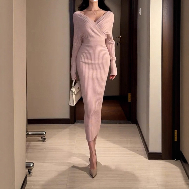 Pink Pure Desire One-Shoulder Knitted Dress for Women, New Spring and Autumn Style, High-End Waist-Cinching Slimming Sweater Dress