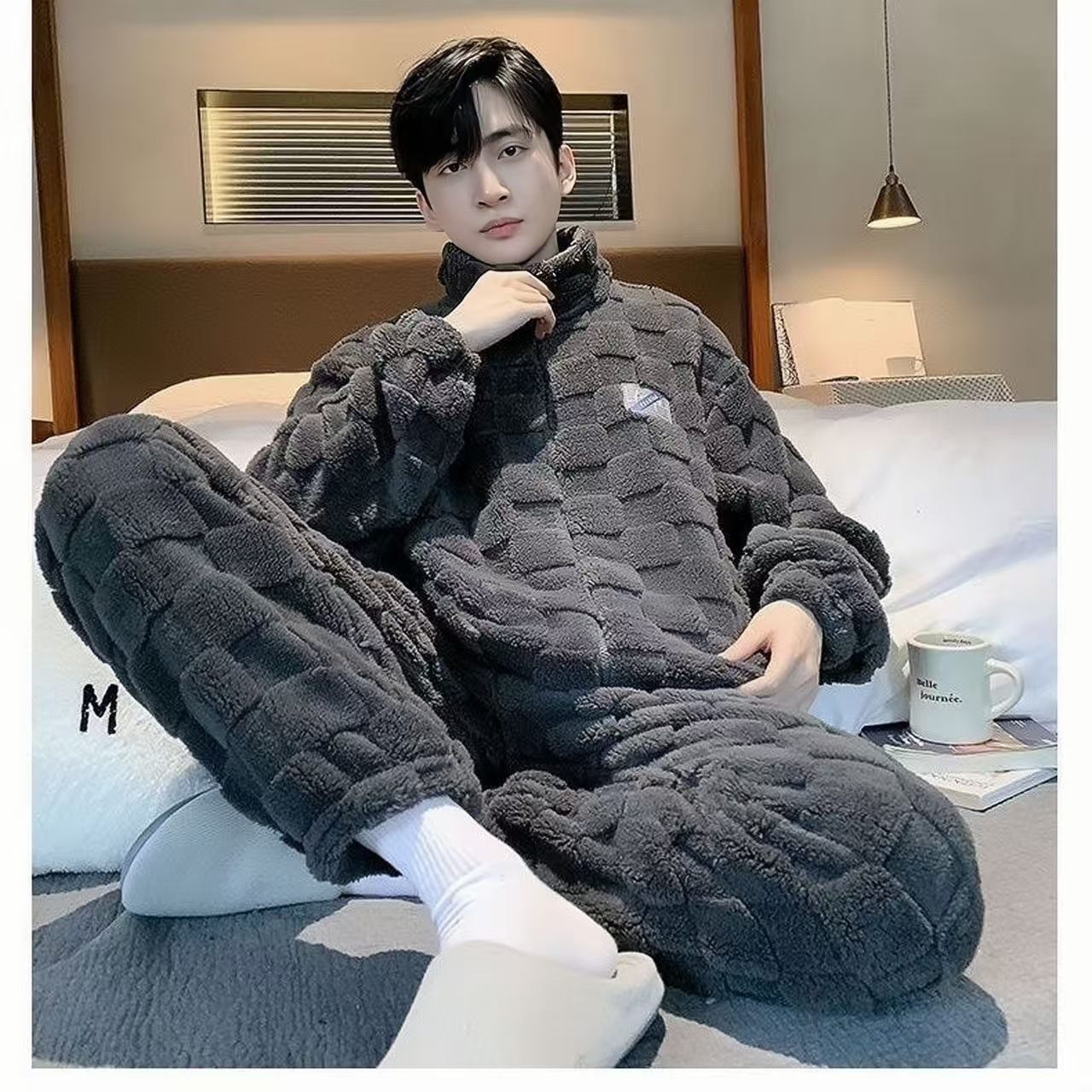 Autumn and Winter Pajamas for Men, Home Clothes, Husband's Pajamas, Coral Velvet Fleece-Lined Thickeneding Suit, Going Out, Close-Fitting, Classy Leisure