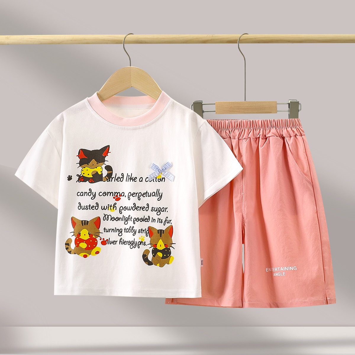 Traje de manga corta para niñas verano nuevo estilo camiseta de bebé para niñas pantalones cortos de verano estilo occidental ropa suelta para niños al por mayor
