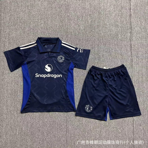 24-25 Manchester United away
