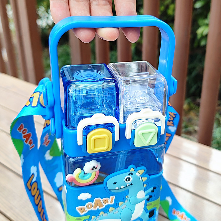 Taza de agua para niños de doble bebida portátil de paja para estudiantes de primaria cuadrados especiales para la escuela taza de punk