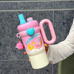 新しいかわいいウサギの漫画人形ハンドルカップ、見栄えの良い学生ストローカップ、大容量のポータブルアイスカップ