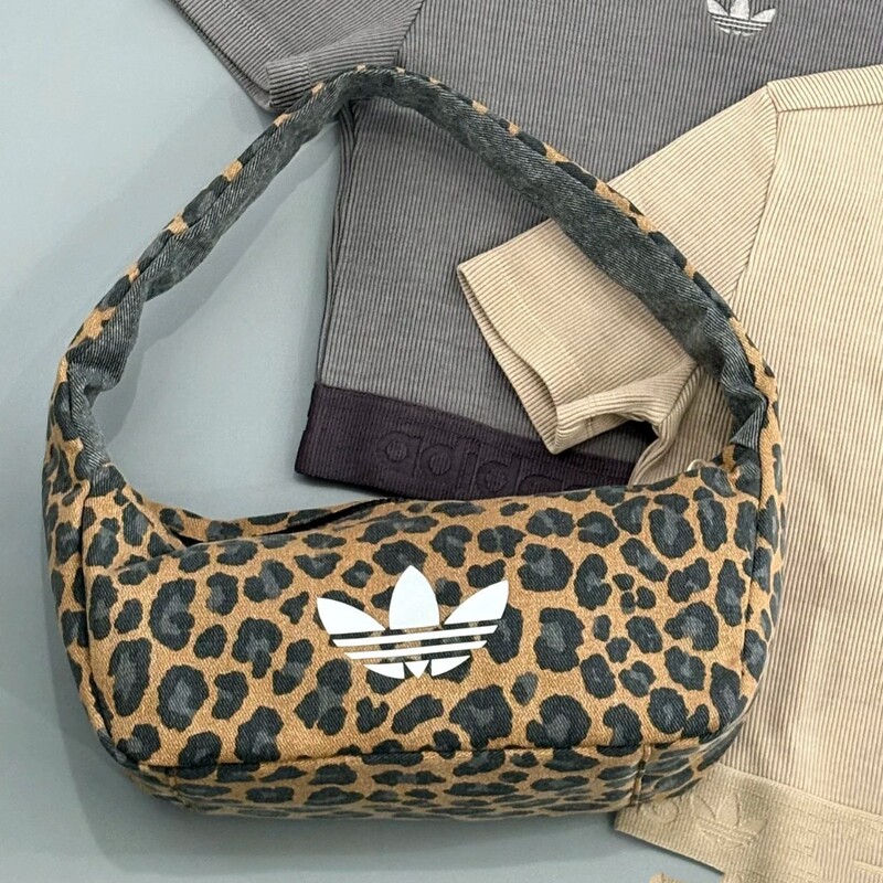 Adidas Originals Leopard Print 2026 New Versatile Trendy Canvas Bag Underarm Bag Fashionable Shoulder Crossbody Bag Adidas Originals Leopard Print 2026 New Versatile Trendy Canvas Bag Underarm Bag Fashionable Shoulder Crossbody Bag
